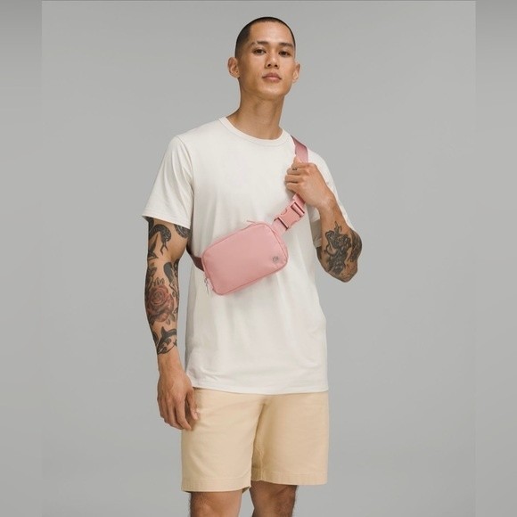 Lululemon Everywhere Belt Bag 1L Water Repellent NWT Fanny Pack Pink Pastel - Picture 3 of 16
